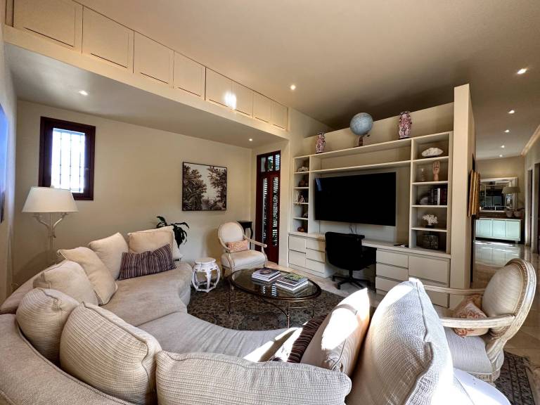 Family-oriented rental apartment with grill, yard & pool | Garden view | Next to the beach | Dogs allowed — photo 2