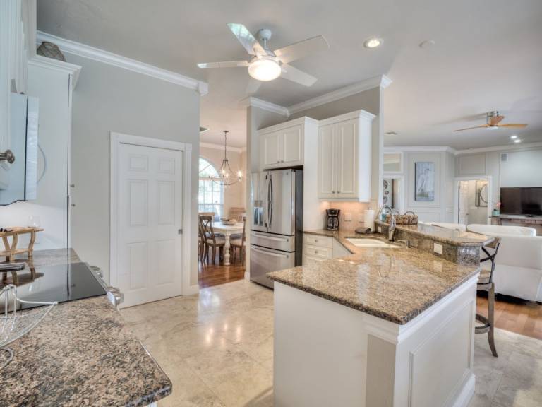 Children-friendly vacation home with garden, private pool & barbeque | Garden view | Pets allowed — photo 3