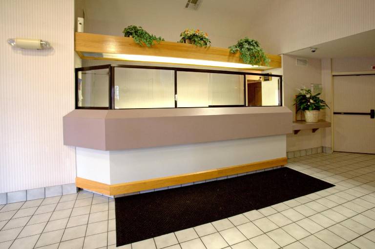 Americas Best Value Inn Addison Dallas — photo 4