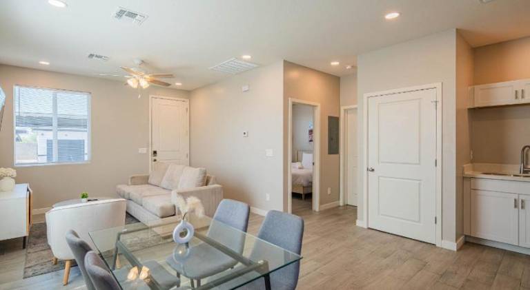 Beautiful rental apartment with private pool | Pet-friendly — photo 2