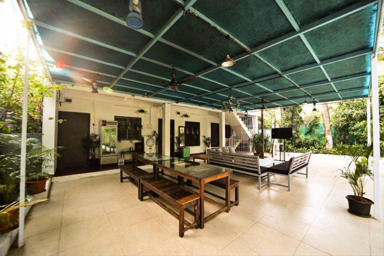 House with pool, BBQ & yard — photo 3