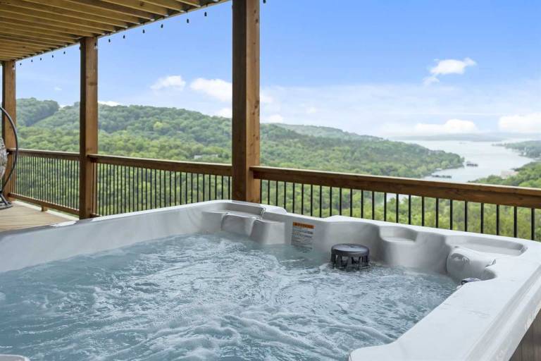 House  Branson West