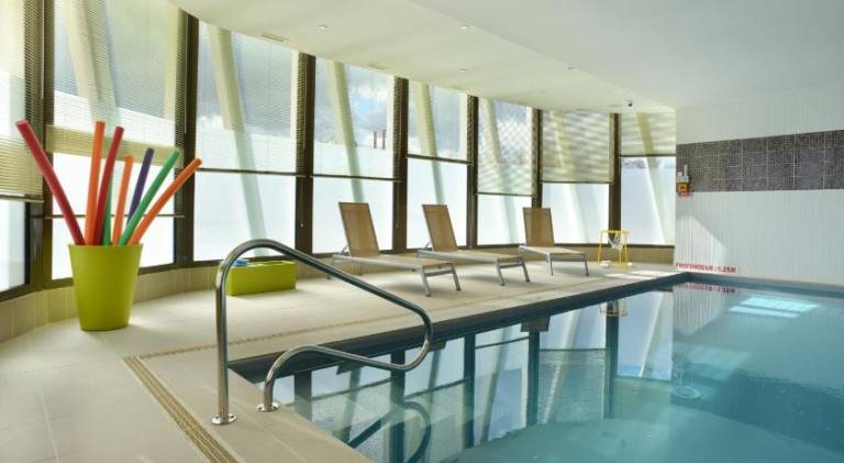 Serviced apartment with terrace, pool & garden — photo 2