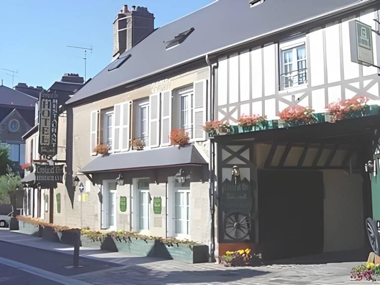Hotel de La Croix d'Or in Saint-Quentin-sur-le-Homme