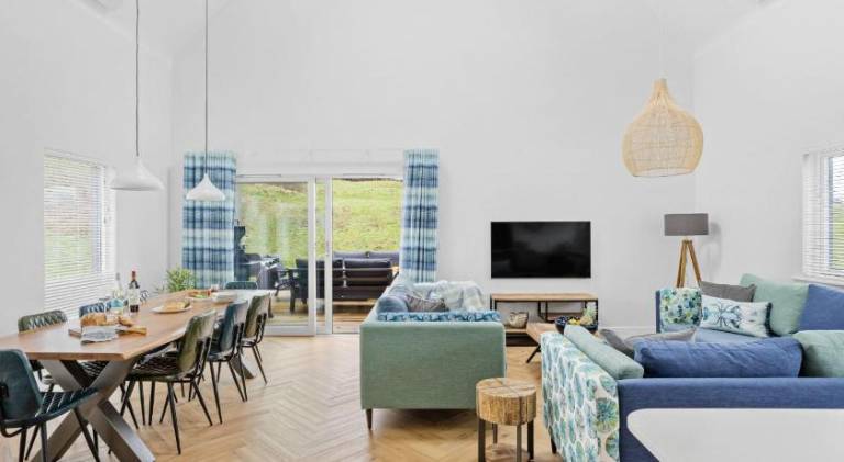 House with hot tub & pool | Pets are welcome in Ilfracombe