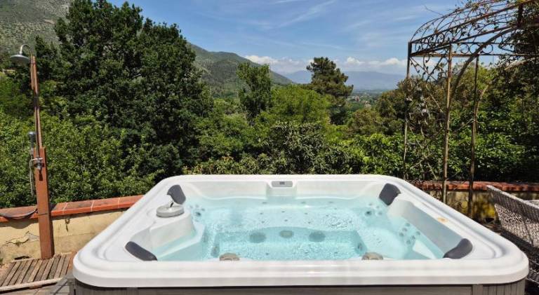 Villa with hot tub — photo 5
