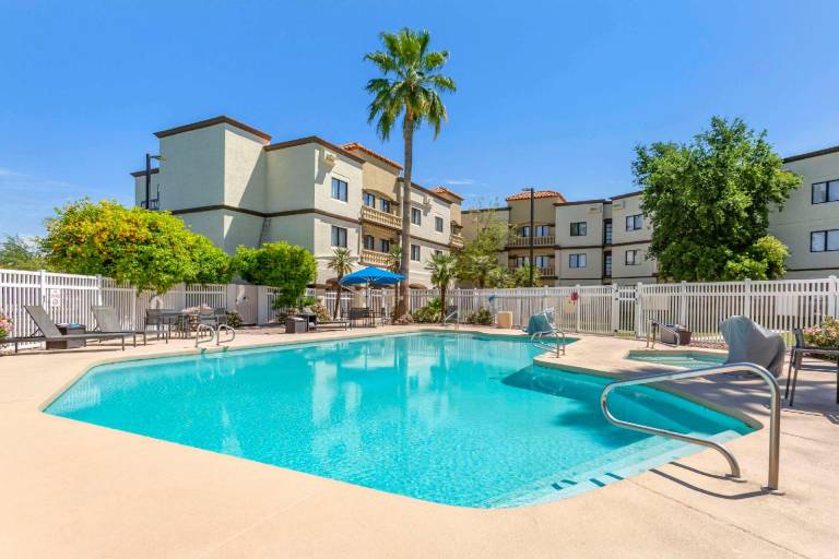 Windmill Suites Surprise - Phoenix, an Ascend Collection Hotel in Surprise, AZ