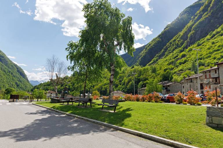 House with grill, fast internet & patio | Mountain view in Sondrio