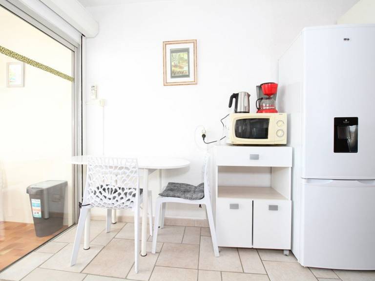 Charming T1 Apartment with A/C, 100m from Thermal Baths, Fully Equipped Kitchen, Private Loggia — photo 3