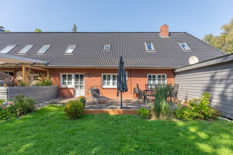 Ferienwohnung "Kommodig veer" in Husum für bis zu 5 Personen — photo 2