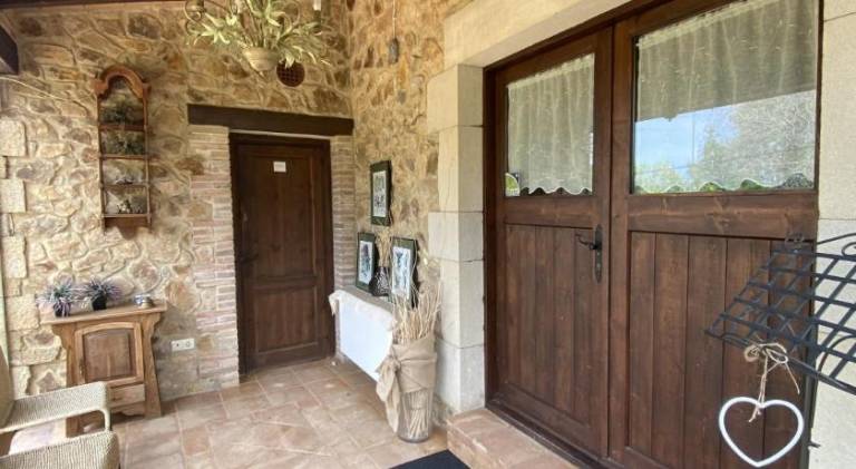 Chalet with pool, yard & patio — photo 4