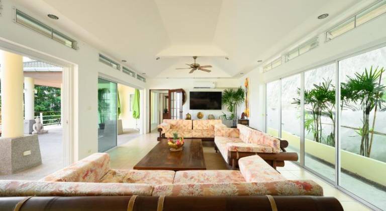 Villa with pool — photo 2