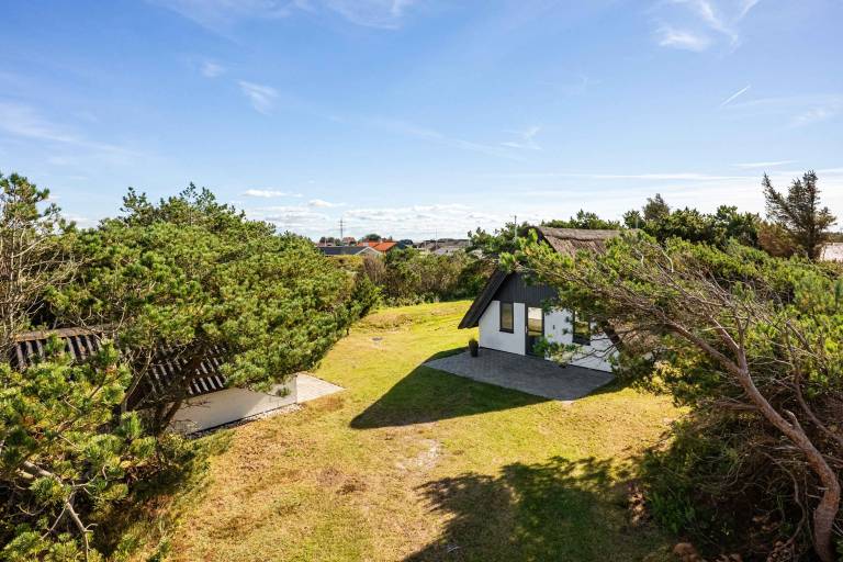 House with barbecue, patio & garden — photo 2