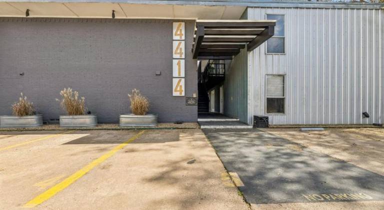 Holiday apartment | Pet-friendly in Dallas, TX
