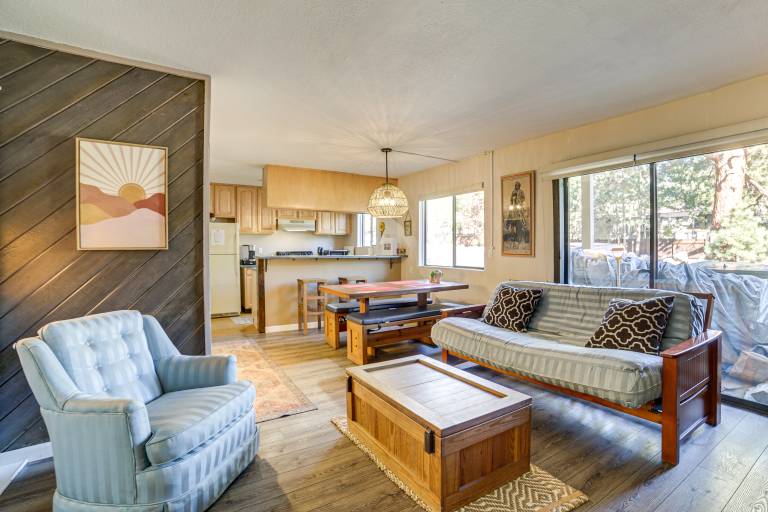 Cozy Mammoth Lakes Studio: 5 Mi to Ski Slopes in Mammoth Lakes, CA