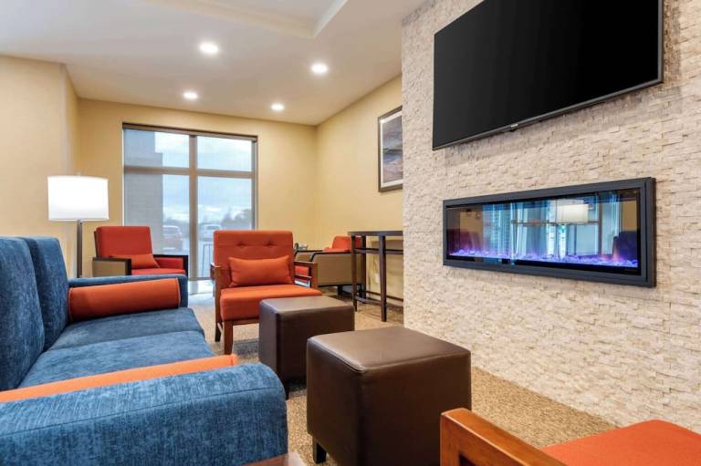 Comfort Inn & Suites