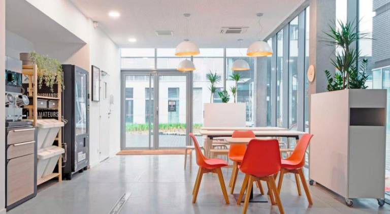 Serviced apartment with terrace & yard | Pets are welcome — photo 4