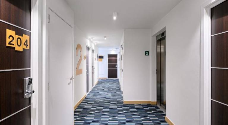 B&B Hotel Brussels Centre Gare du Midi — photo 4