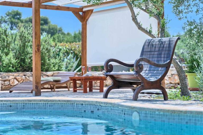 Cottage Lost Paradise - 3 stone houses surrounded by 3000 m2 garden with heated pool by MyWaycation — photo 5