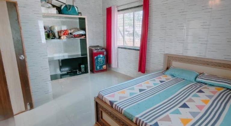 Vacation home with terrace, yard & private pool | Pets allowed — photo 3