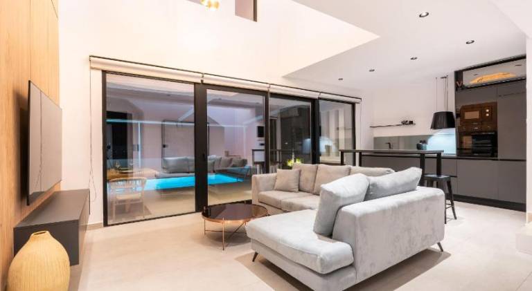 Villa with pool | Next to the beach | Pets are welcome — photo 5