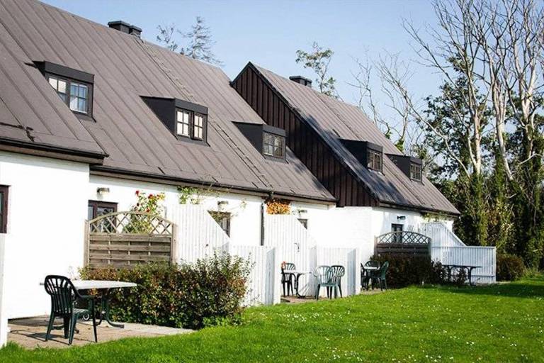 Pleasant vacation home with sauna, garden & pool | Beach nearby | Pets allowed — photo 2