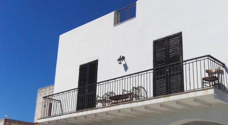 Holiday apartment with barbecue, patio & garden in Marsala