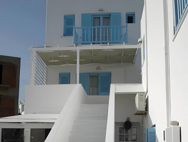 Nice holiday apartment with patio | Close to the beach | Perfect for remote work | Pets are welcome in Paro