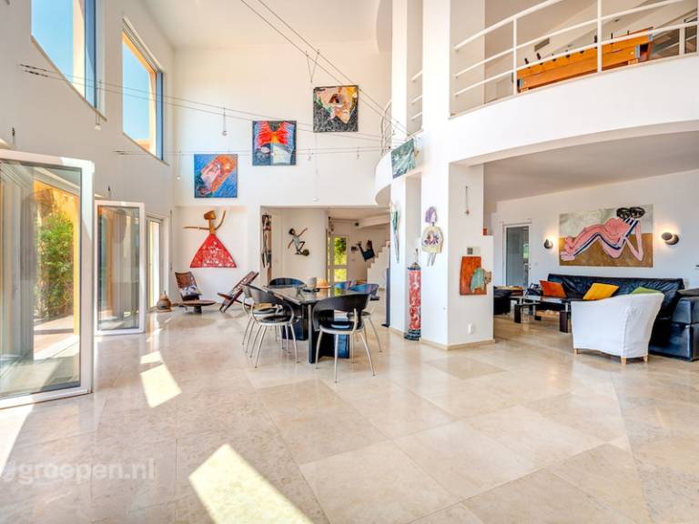 Fully equipped beautiful vacation home with terrace, private pool & hot tub | Pets allowed — photo 4