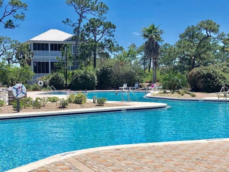 House Saint George Island