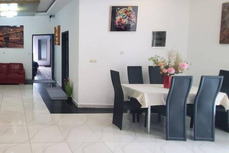 Apartment with barbeque & garden — photo 3