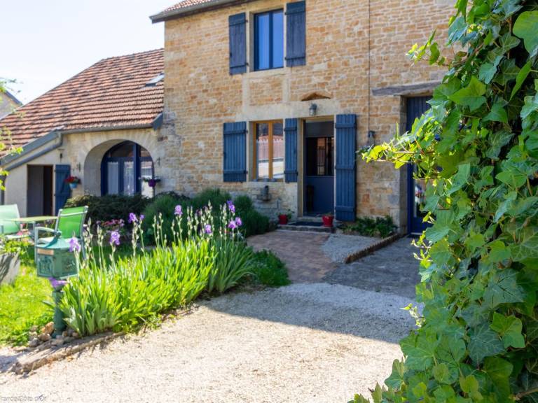 Stone house with garden, pool and guest dining in Dijon