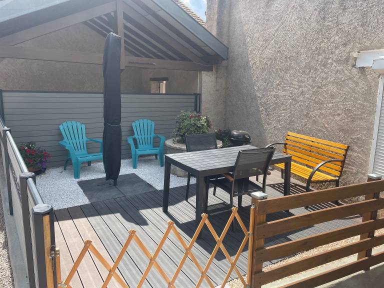 Cottage with barbeque — photo 2
