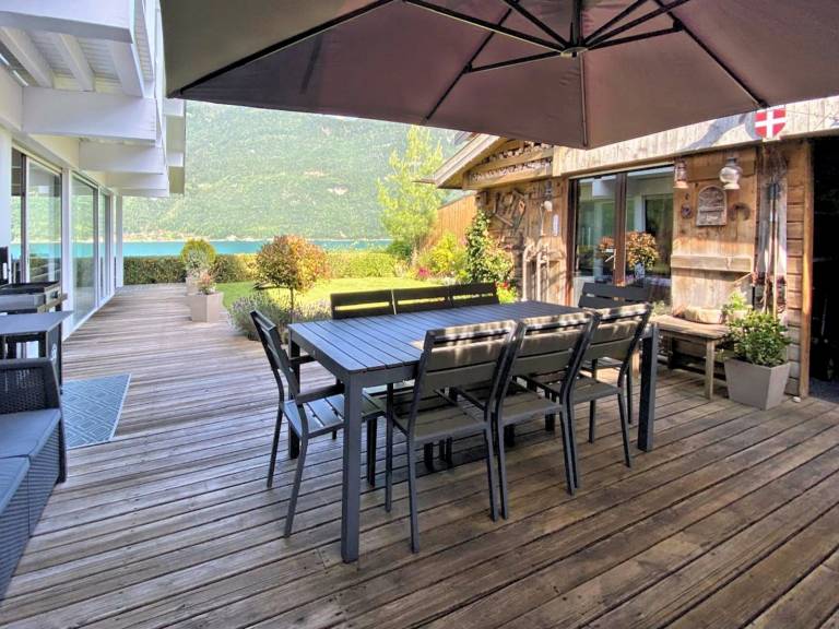 Villa with garden & patio | Lake view — photo 5
