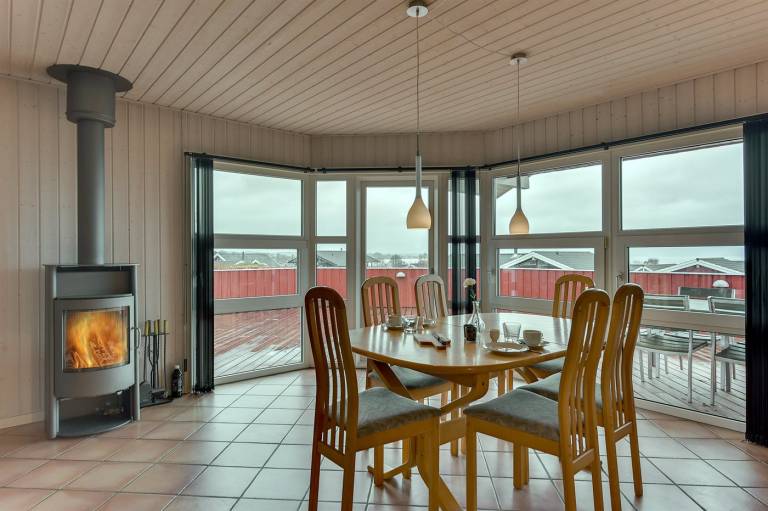 House with sauna, patio & hot tub | Sea view — photo 5