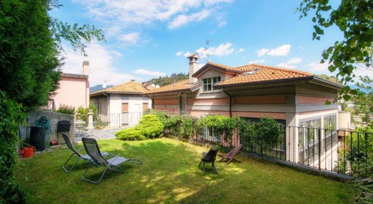 I D'A Charming Penthouse - LAKE VIEW- Como- House-130 mt-2 double bedrooms and 2 double bathrooms a — photo 3
