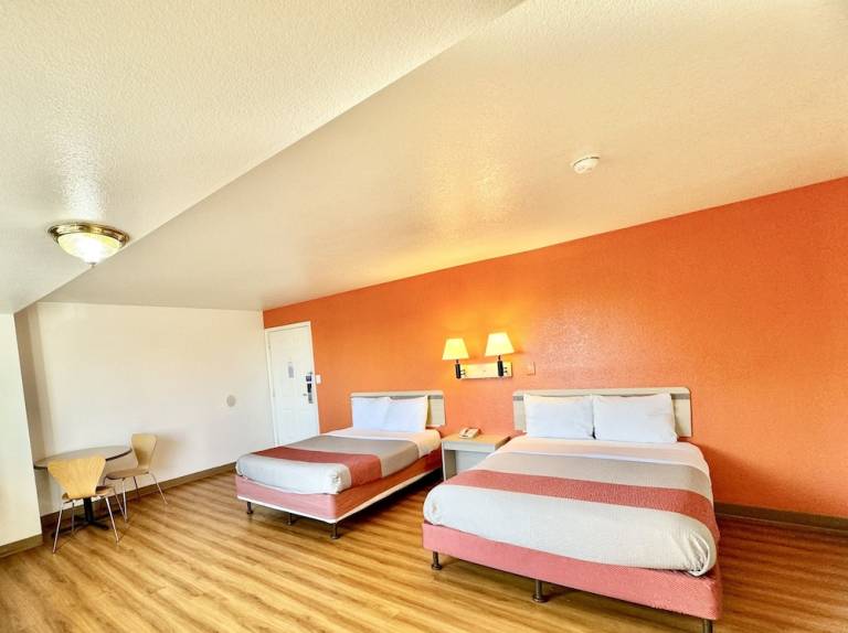 Motel  Long Beach