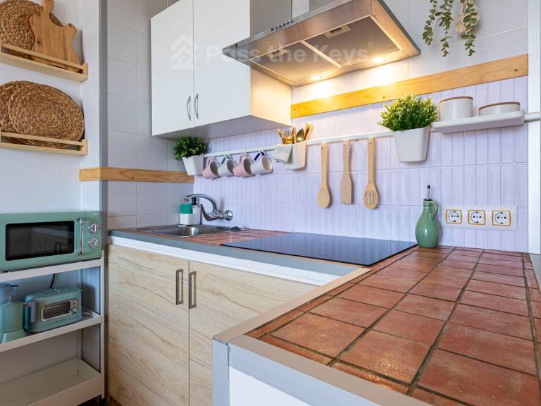 Holiday apartment with fast internet | City view — photo 4