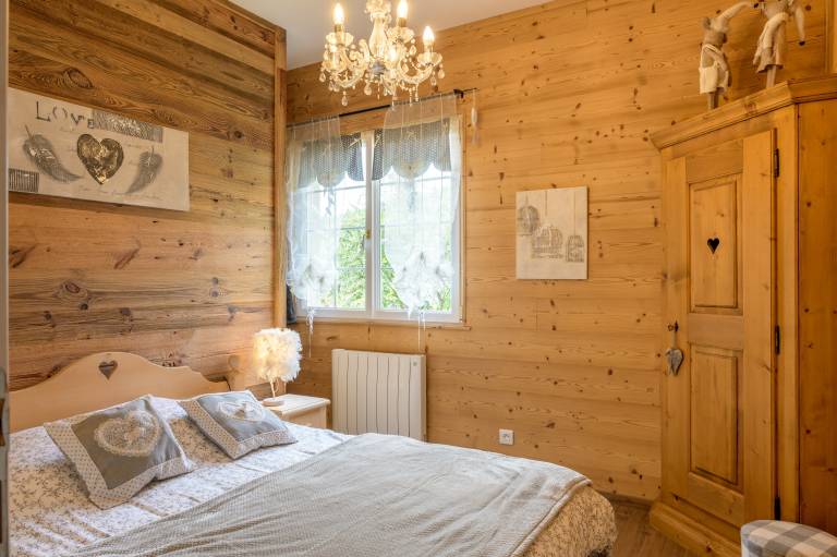 Chalet "La Petite Chaumière" with Mountain View, Private Terrace and Wi-Fi — photo 2