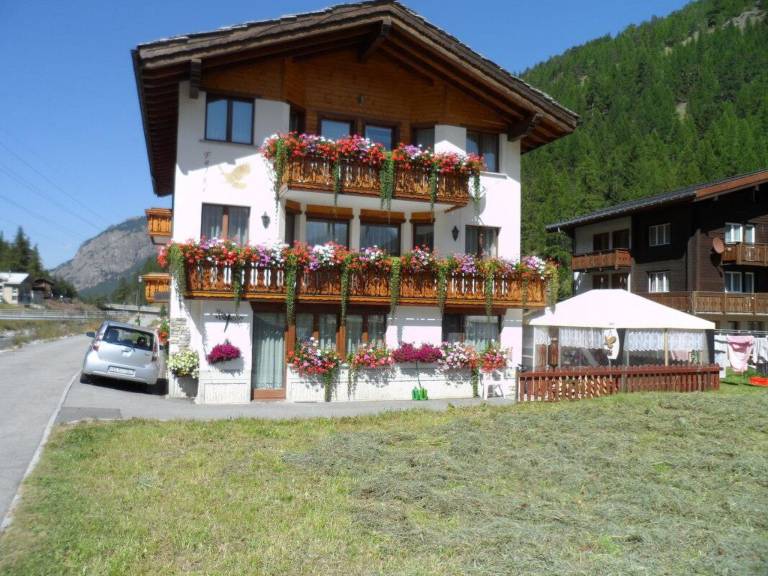 Apartment Saas-Grund