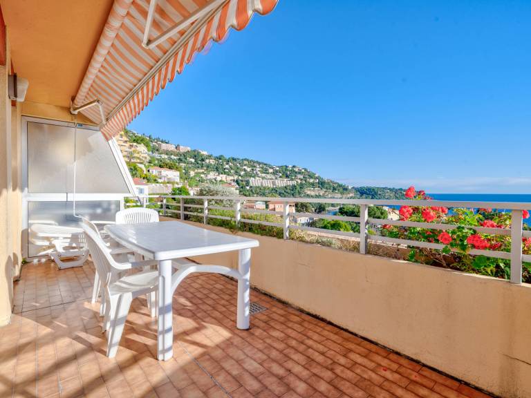 Holiday apartment with pool | Next to the beach | Dogs allowed in Menton