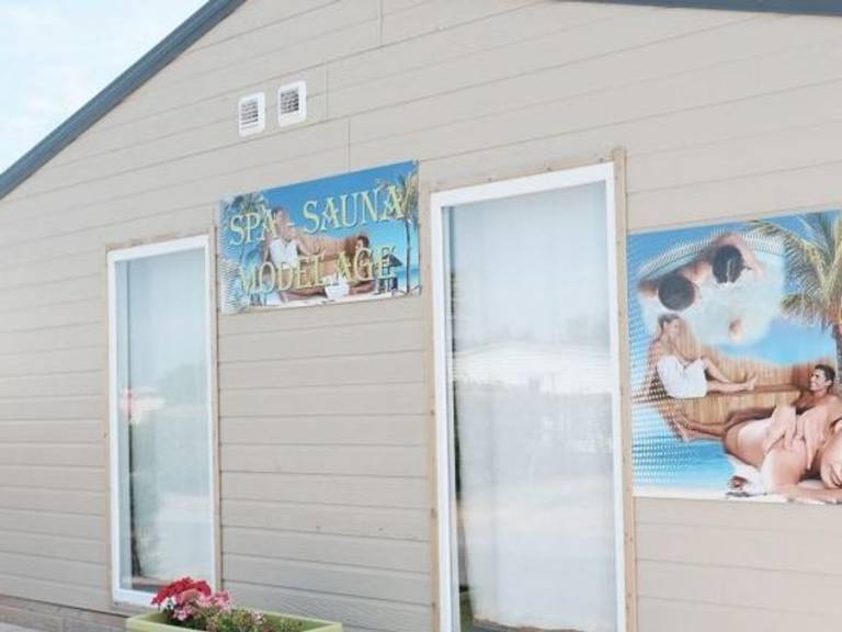 Family-friendly chalet with patio | Beach nearby | Pets allowed — photo 3