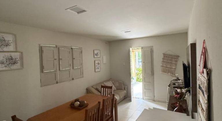 House with pool — photo 2