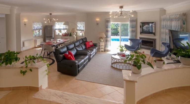 Fully equipped villa with private pool, grill & yard | Perfect for remote work | Pet-friendly — photo 3