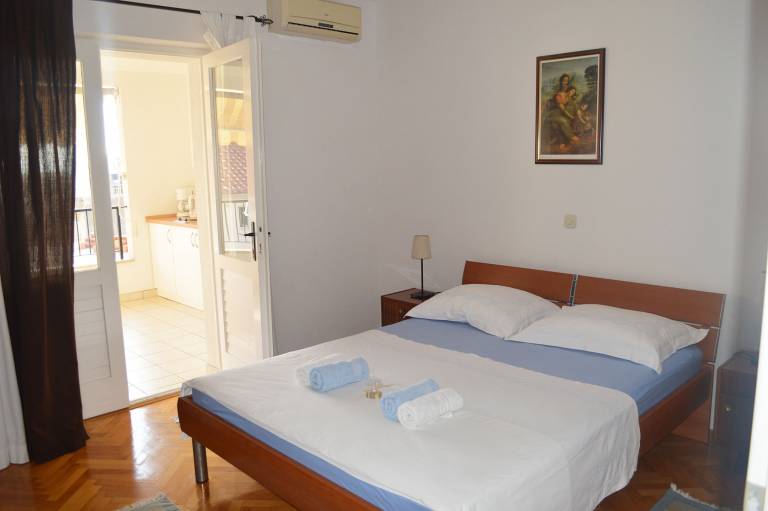 Apartment with patio | Sea view — photo 3