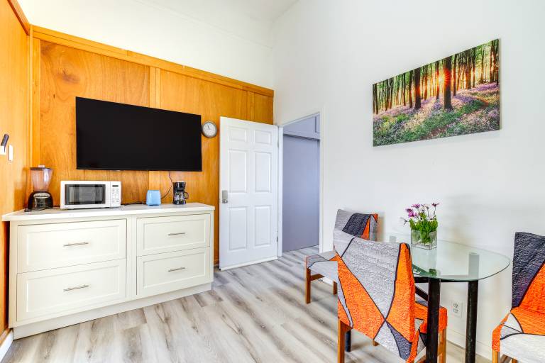 Montara Apartment w/ Yard Near Beaches — photo 5