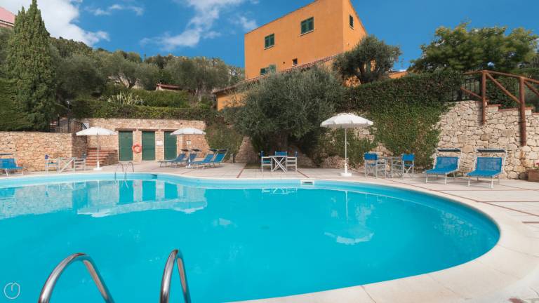 Family-oriented apartment with grill, terrace & pool | Dogs allowed — photo 2