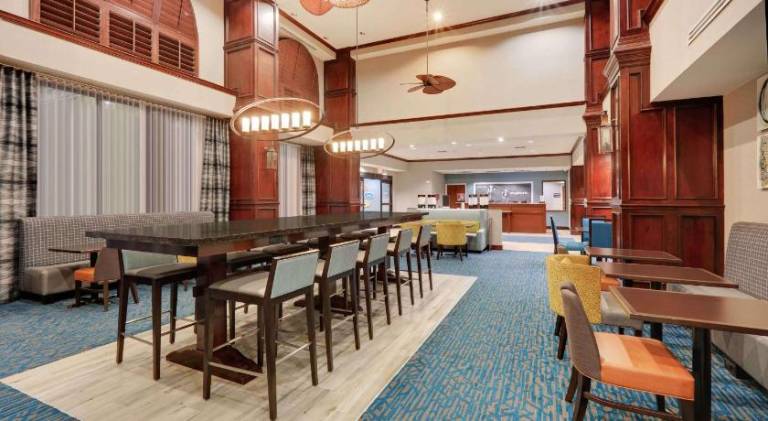 Hampton Inn & Suites Dallas-Arlington-South — photo 4
