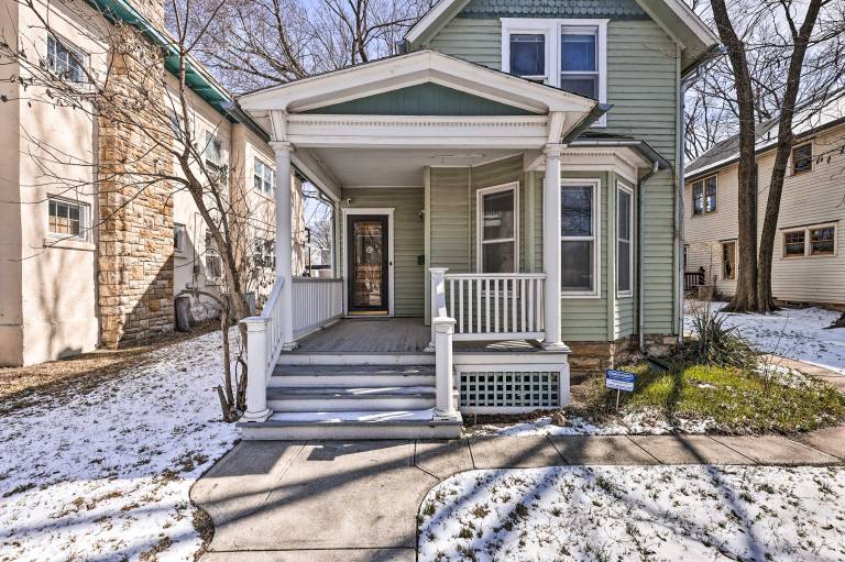 Newly Renovated Home Close to Dtwn Lawrence! — photo 3