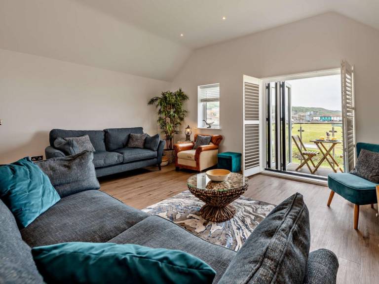 Fully equipped cottage with jacuzzi & yard | Water view | Pets are welcome in Bideford